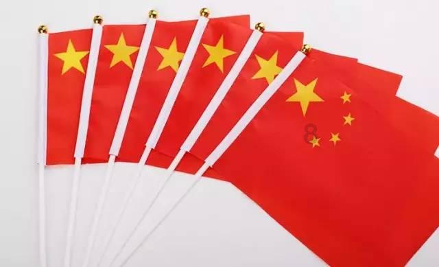西餐厅的“水晶葡萄”可以吃吗？看起来就像装饰品，了解完涨见识